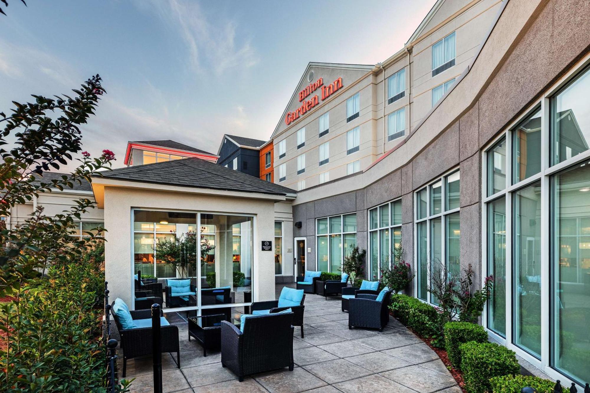 Hilton Garden Inn Midtown Tulsa Exterior foto