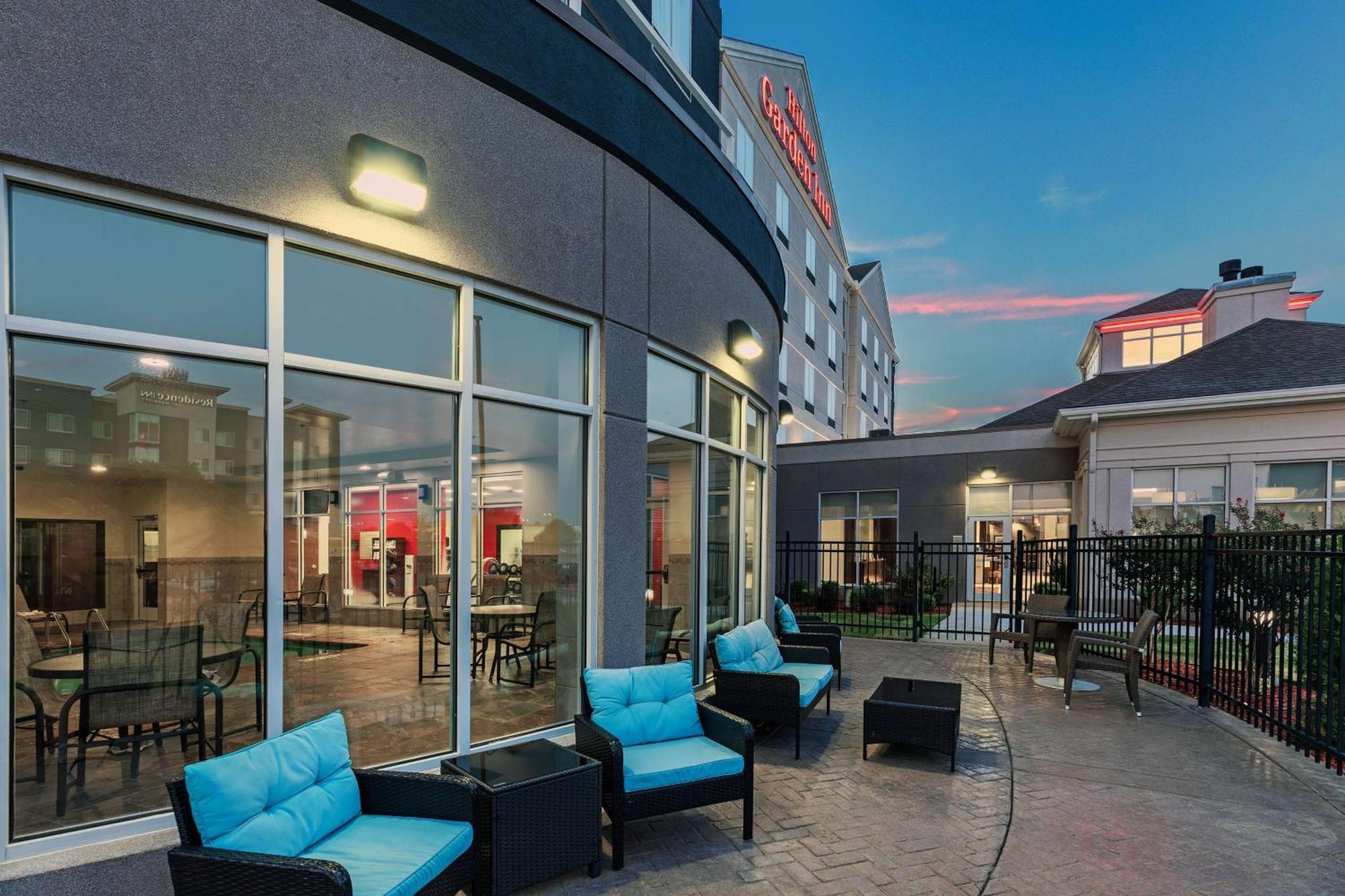 Hilton Garden Inn Midtown Tulsa Exterior foto